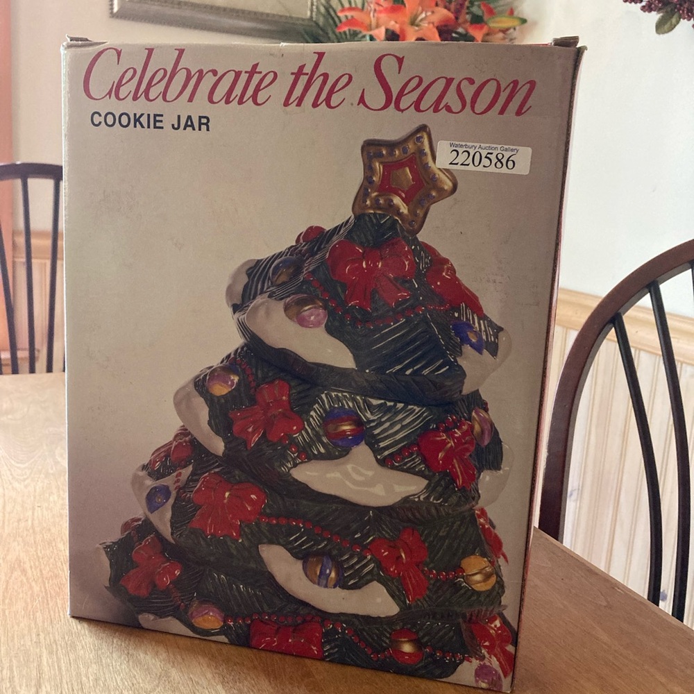 Vintage 1996 Celebrate the Season musical Christmas tree cookie jar
